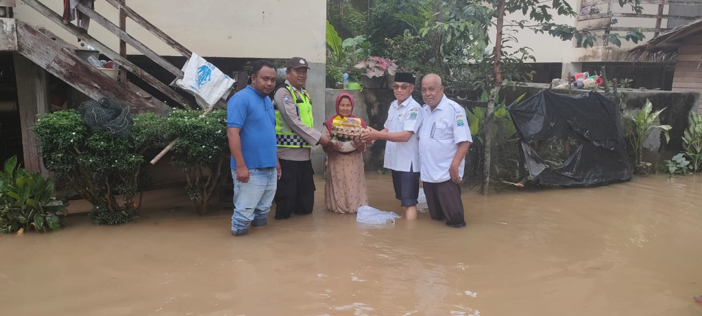 Banatua Musibah banjir Untuk masyarakat dari Pemerintah Gampong