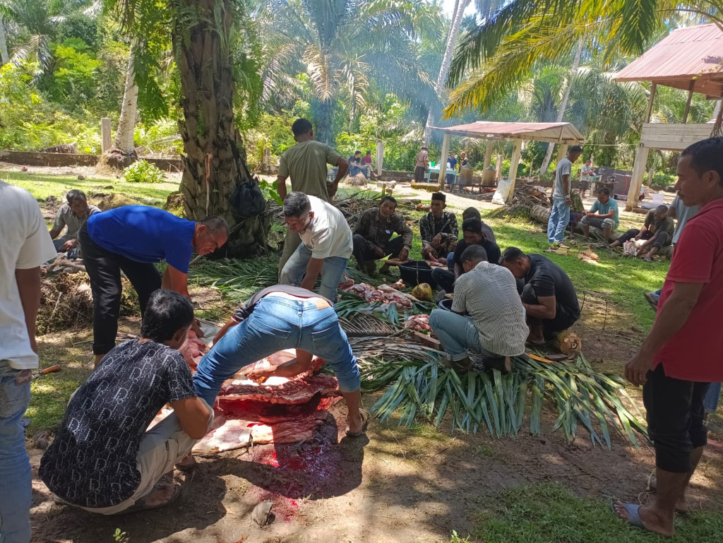 Gotong Royong masyarakat Kegiatan Kenduri kuburan setipa Setahun Sekali